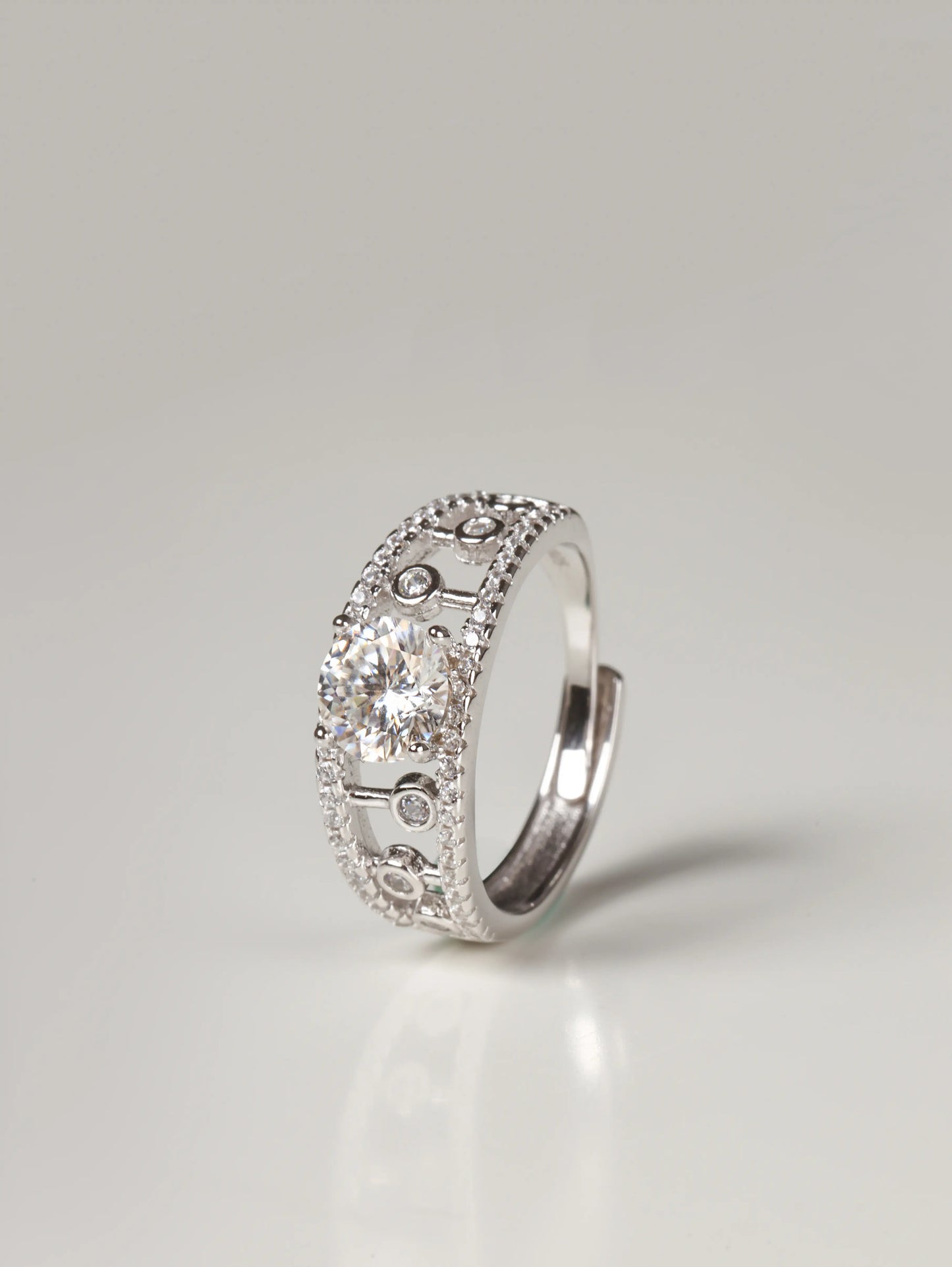 vintage art deco filigree lace ring with round brilliant moissanite stone