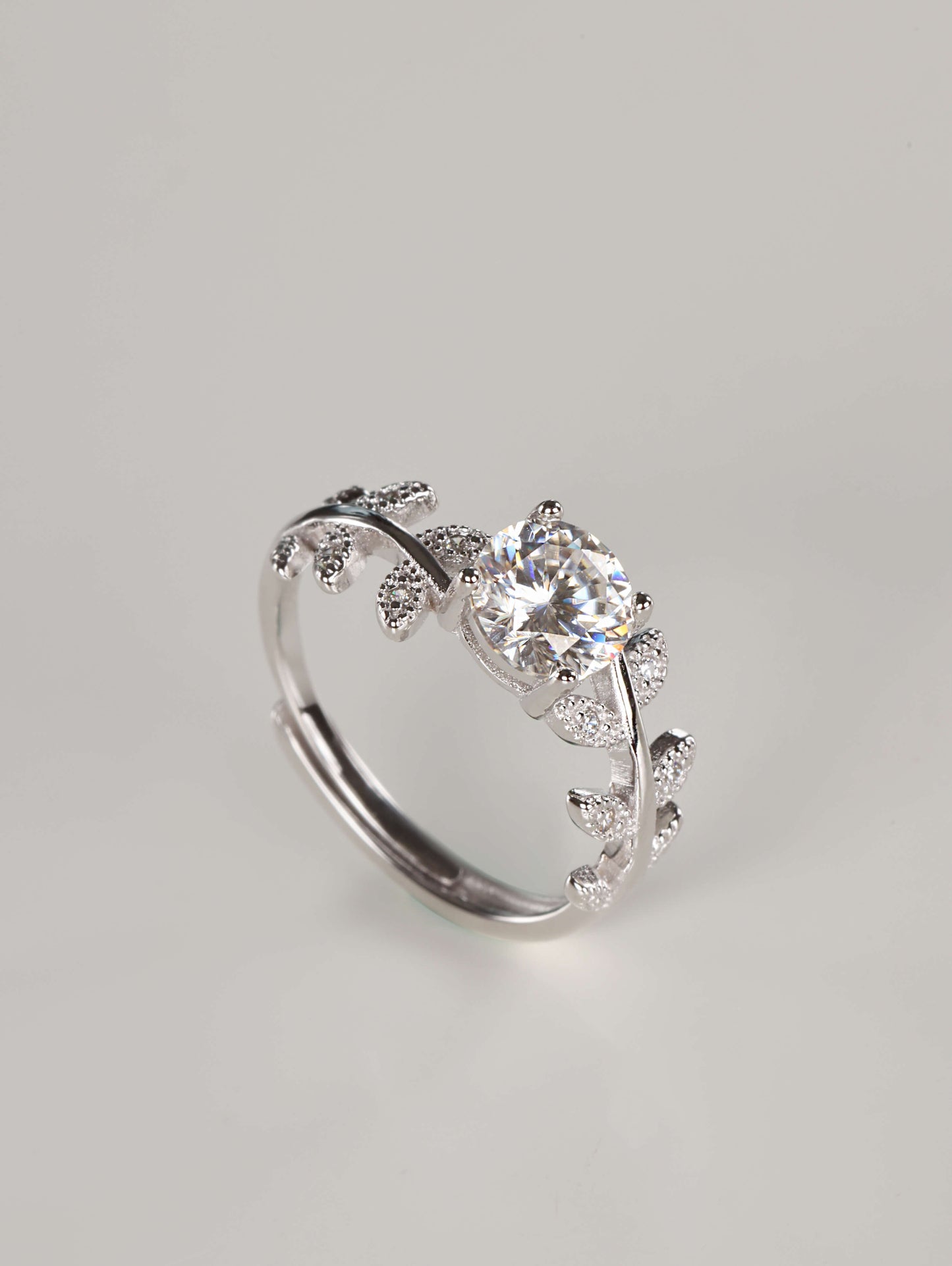 The Woodland Solitaire: 1ct Moissanite Leaf Vine Ring