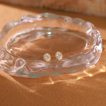 Detail of the secure butterfly back closure and 925 sterling silver hallmark.